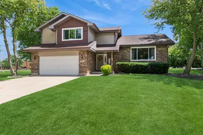 615 Chester Court E, Aurora, IL 60504 - Photo 1