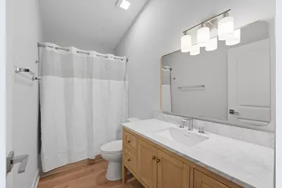 136 Edgewater Drive, Crystal Lake, IL 60014 - Photo 14