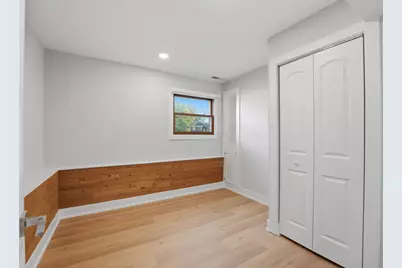136 Edgewater Drive, Crystal Lake, IL 60014 - Photo 12