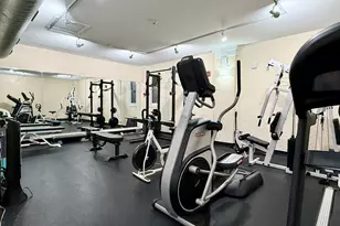 4240 N Clarendon Ave, Chicago, IL 60613 - Photo 10