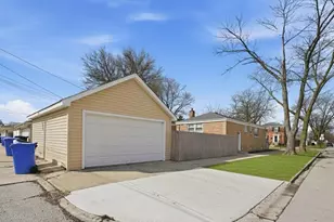 5301 S Menard Ave, Chicago, IL 60638 - Photo 24