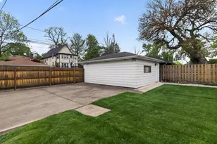 10551 S Bell Ave, Chicago, IL 60643 - Photo 16