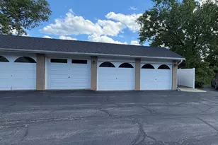 462 S President St, Carol Stream, IL 60188 - Photo 36