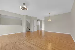 353 N Commerce St, Aurora, IL 60504 - Photo 6