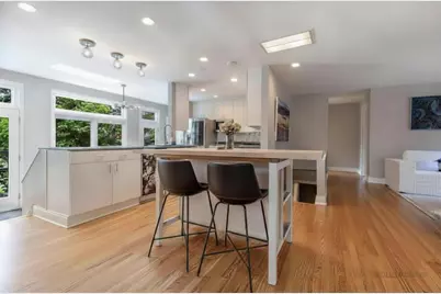 310 S Summit Street, Wheaton, IL 60187 - Photo 8