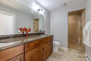 310 S Summit St, Wheaton, IL 60187 - Photo 22