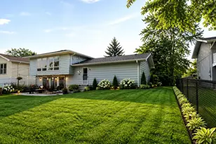 1360 Devonshire Ln, Hoffman Estates, IL 60169 - Photo 40