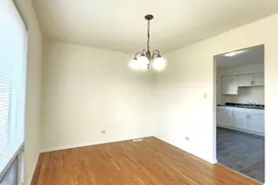1360 Devonshire Ln, Hoffman Estates, IL 60169 - Photo 14