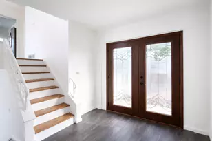 1360 Devonshire Ln, Hoffman Estates, IL 60169 - Photo 4