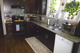 2854 W Grace Ave, Chicago, IL 60618 - Photo 10