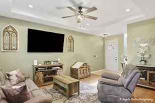 2886 Falling Waters Ln, Lindenhurst, IL 60046 - Photo 2
