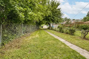 521 E 109th St, Chicago, IL 60628 - Photo 20