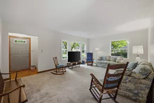 27W270 Sunnyside Ave, Winfield, IL 60190 - Photo 6