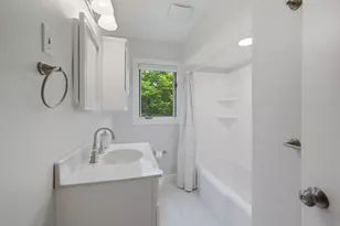 27W270 Sunnyside Ave, Winfield, IL 60190 - Photo 18
