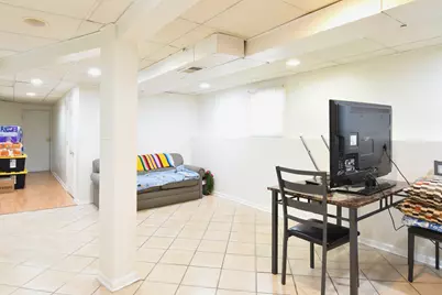 4945 W Waveland Avenue, Chicago, IL 60641 - Photo 18