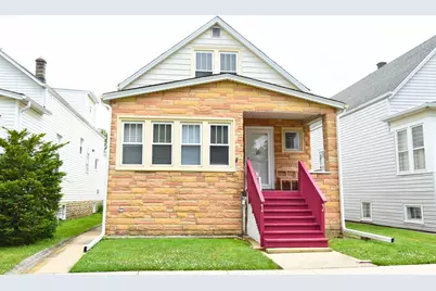 4945 W Waveland Avenue, Chicago, IL 60641 - Photo 2