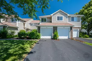 1136 E Cambria South Ln, Lombard, IL 60148 - Photo 1