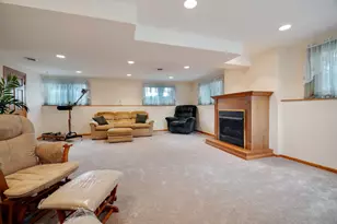 14413 Pleasant Valley Rd, Woodstock, IL 60098 - Photo 16