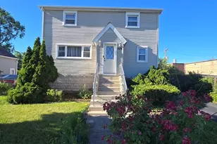 7139 W 74th Pl, Chicago, IL 60638 - Photo 1