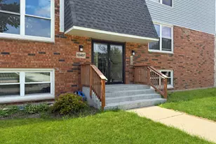 10407 N Church St, Huntley, IL 60142 - Photo 2