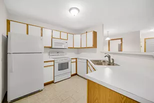 300 Cunat Blvd, Richmond, IL 60071 - Photo 8
