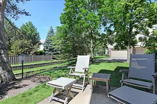 2637 N Greenwood Pl, Arlington Heights, IL 60004 - Photo 22