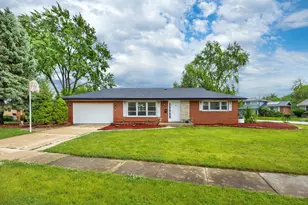 445 E 168th Pl, South Holland, IL 60473 - Photo 2