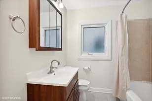 2311 Brown Ave, Evanston, IL 60201 - Photo 8