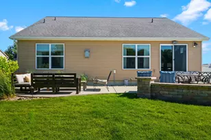 2600 Fieldstone Ct, Normal, IL 61761 - Photo 10
