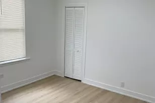 7606 S Paxton Ave, Chicago, IL 60649 - Photo 14