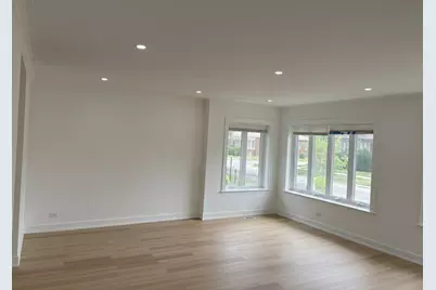7606 S Paxton Avenue, Chicago, IL 60649 - Photo 10