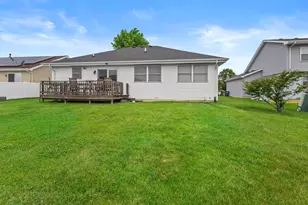 300 Quail Hollow Dr, Beecher, IL 60401 - Photo 4