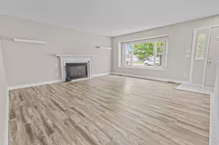 300 Quail Hollow Dr, Beecher, IL 60401 - Photo 8