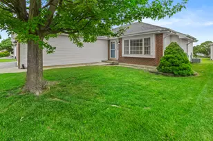 300 Quail Hollow Dr, Beecher, IL 60401 - Photo 2