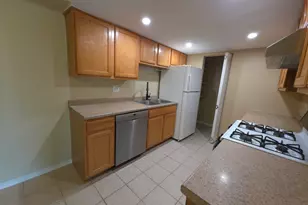 1665 Coach Dr, Naperville, IL 60565 - Photo 6