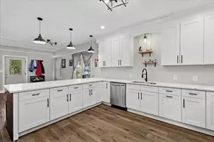 619 S Myrtle Ave, Kankakee, IL 60901 - Photo 2