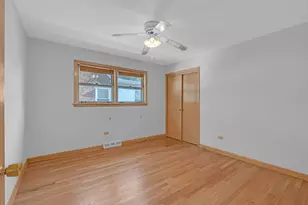 9804 S Springfield Ave, Evergreen Park, IL 60805 - Photo 6
