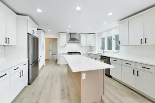 8S510 Oxford Ln, Naperville, IL 60565 - Photo 10