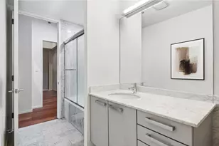 550 N St Clair St, Chicago, IL 60611 - Photo 10