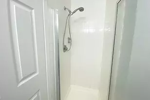 182 S Waters Edge Dr, Glendale Heights, IL 60139 - Photo 14