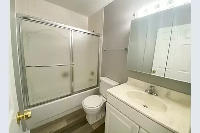 182 S Waters Edge Drive #201, Glendale Heights, IL 60139 - Photo 10