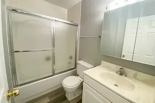 182 S Waters Edge Dr, Glendale Heights, IL 60139 - Photo 10