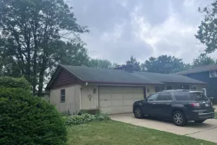 1629 Lin Lor Ln, Elgin, IL 60123 - Photo 2