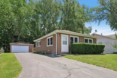 91 Bay Road, Fox Lake, IL 60020 - Photo 1