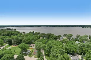 91 Bay Rd, Fox Lake, IL 60020 - Photo 2