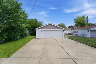 9117 S St Louis Ave, Evergreen Park, IL 60805 - Photo 20