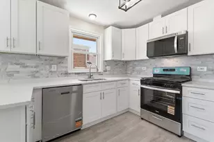 9117 S St Louis Ave, Evergreen Park, IL 60805 - Photo 4