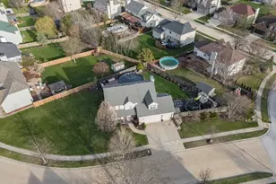 398 Essex Dr, Oswego, IL 60543 - Photo 44