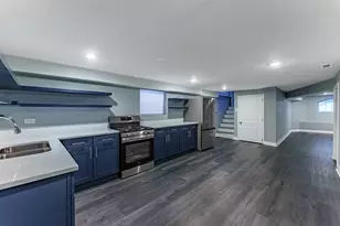 1121 N Leclaire Ave, Chicago, IL 60651 - Photo 6