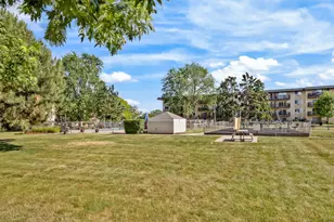 2214 S Goebbert Rd, Arlington Heights, IL 60005 - Photo 24